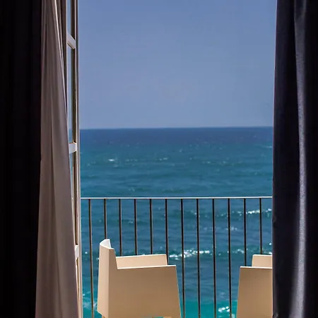 Royal Maniace 4* Syracuse