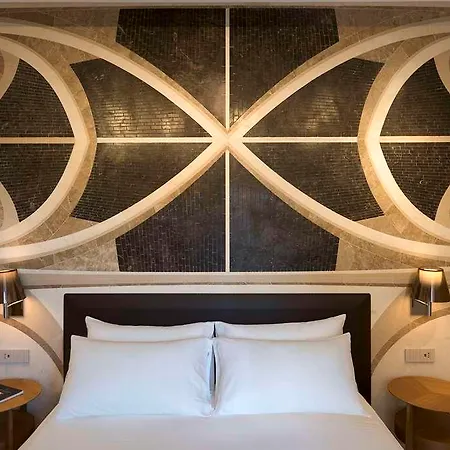 Готель Royal Maniace 4*